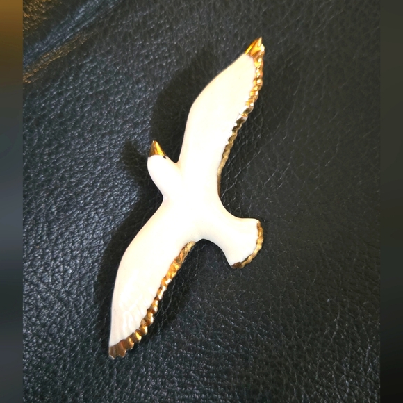 Natural Kharma by Avelon Jewelry - Porcelain & gold artisan seagull brooch pin